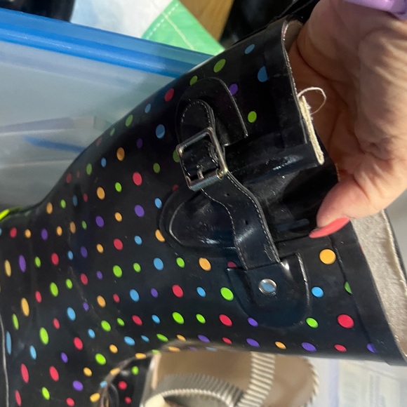 ๐ Western Chief Women's Ditsy Dot City Rain Boot, 9 ๐
- Picture 4 of 10